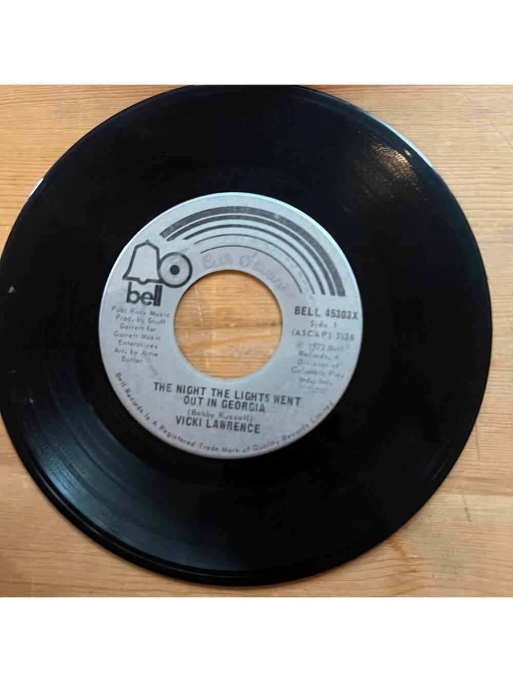 Vicki Lawrence - The Night the Lights went Out in Georgia 45rpm VG+ R05